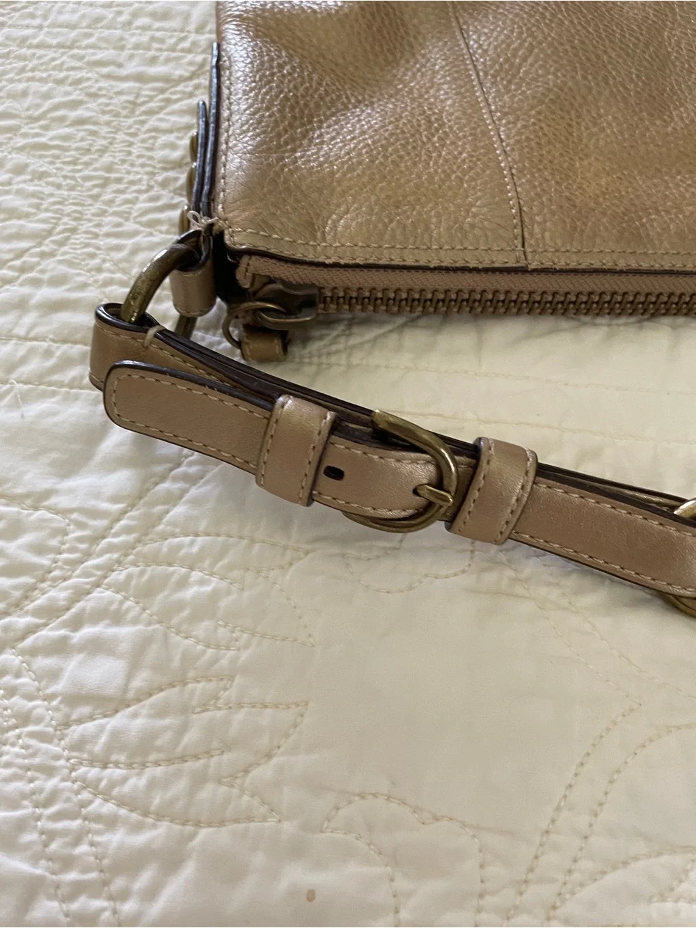 Vtg Coach Hobo Bag Purse Metallic Gold Leather Pebble